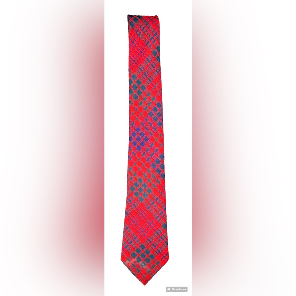 Ross Red TARTAN PLAID 100% Wool Tie Blue Red Green MADE IN SCOTLAND